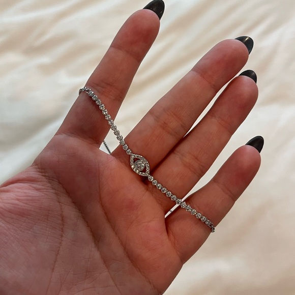 Swarovski: Adjustable Silver Bracelet - Picture 2 of 4